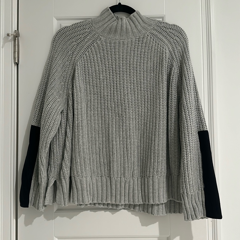 525 America Mockneck Sweater small